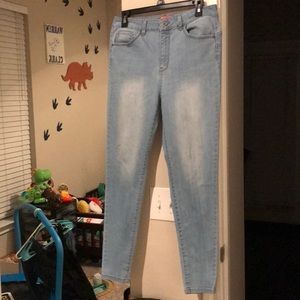 High waisted jeans